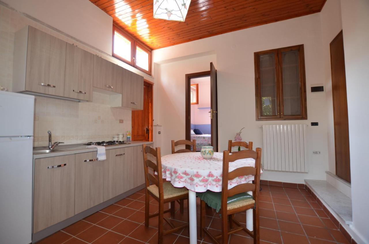 Olindo Apartment E Cristina Apartments Віко-Екуенсе Екстер'єр фото