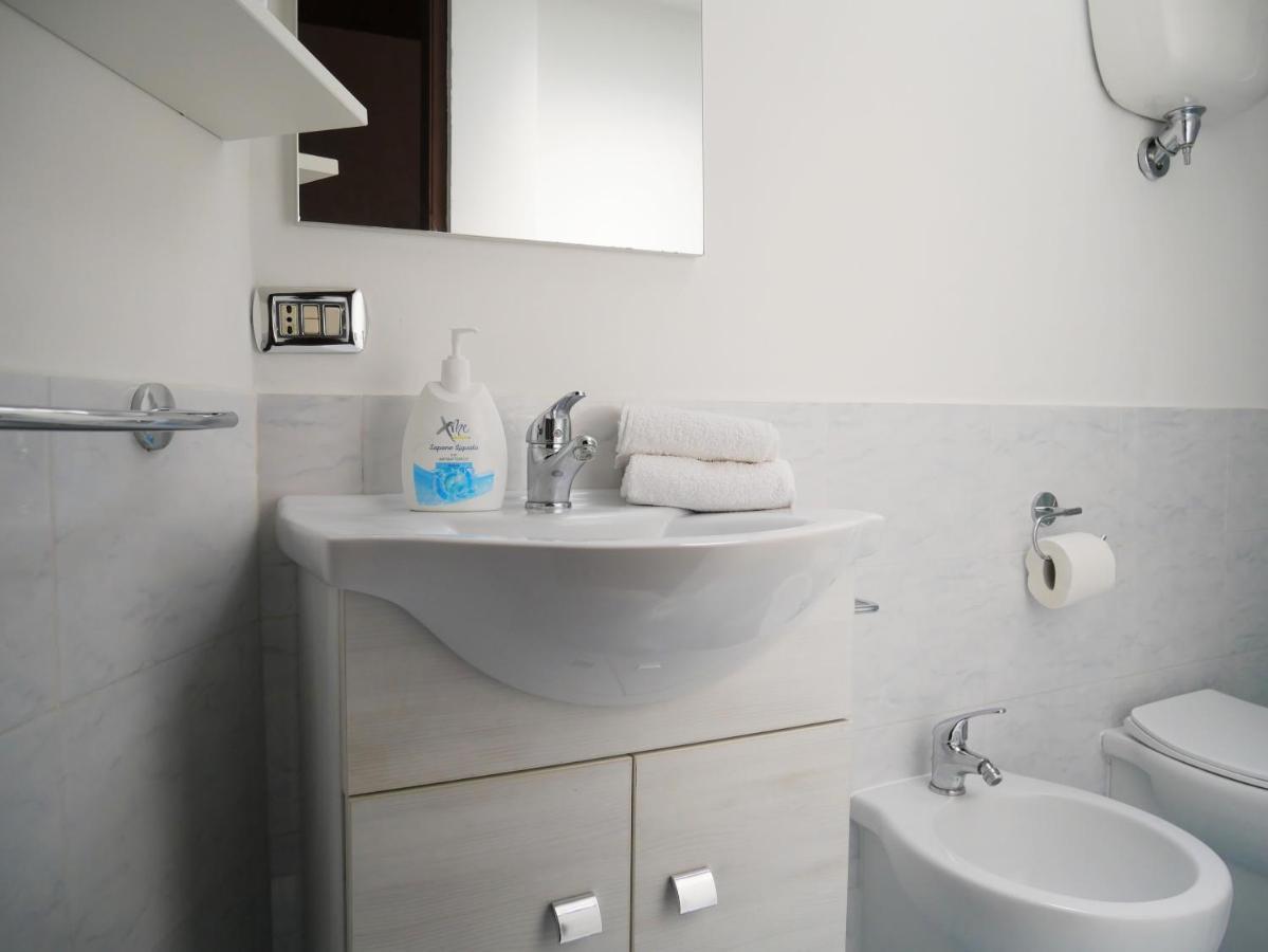 Olindo Apartment E Cristina Apartments Віко-Екуенсе Екстер'єр фото