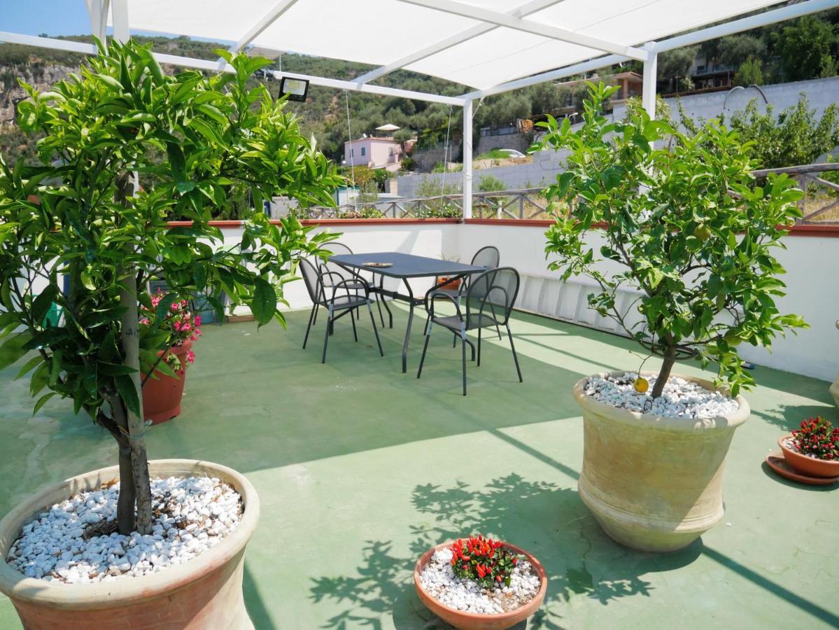 Olindo Apartment E Cristina Apartments Віко-Екуенсе Екстер'єр фото