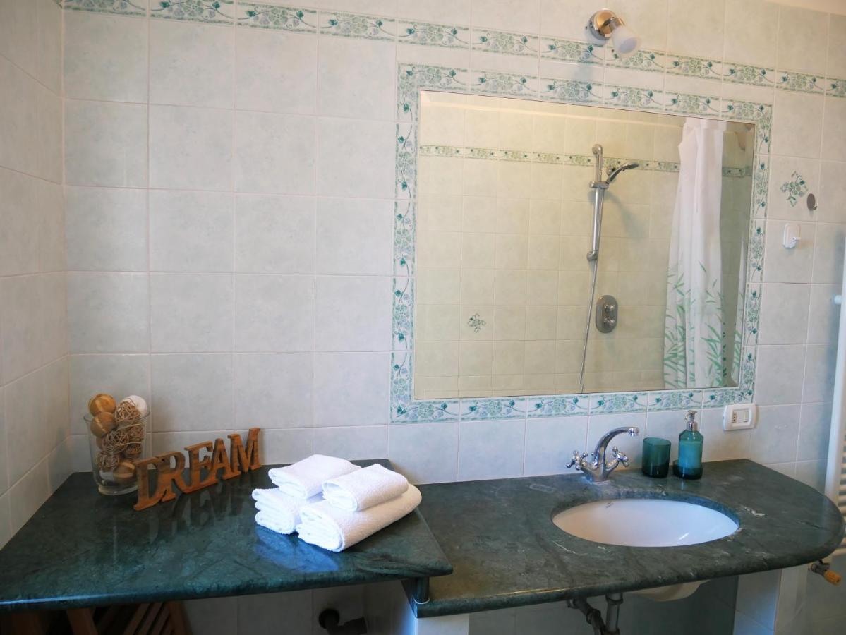Olindo Apartment E Cristina Apartments Віко-Екуенсе Екстер'єр фото